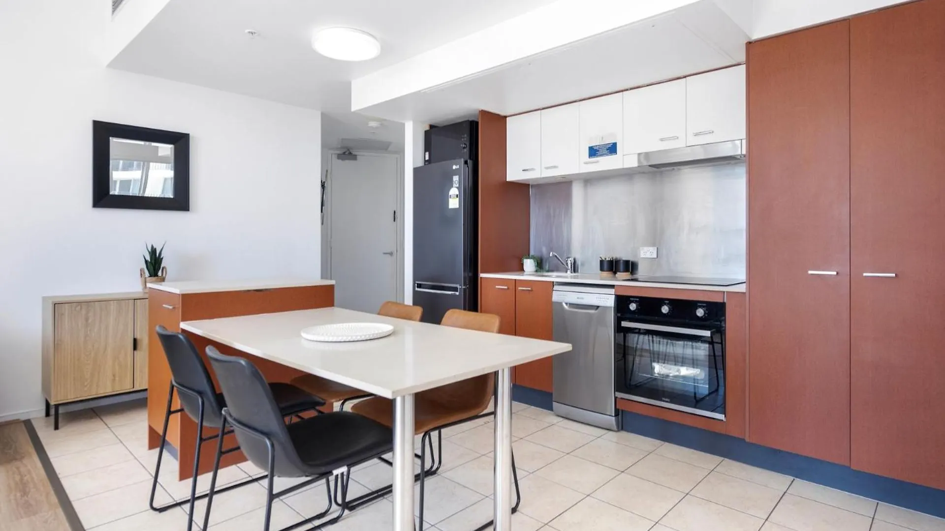 Chevron Renaissance Two Bedroom Ocean Views - Coasthm Gold Coast 0*,  Australia