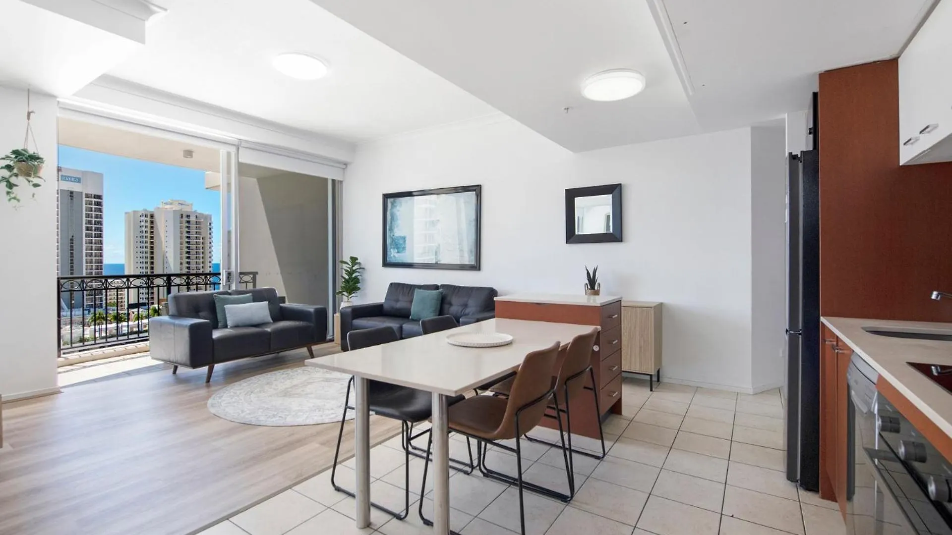 Chevron Renaissance Two Bedroom Ocean Views - Coasthm Gold Coast