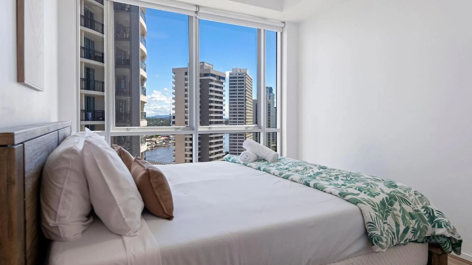 Apartment Chevron Renaissance Two Bedroom Ocean Views - Coasthm Gold Coast
